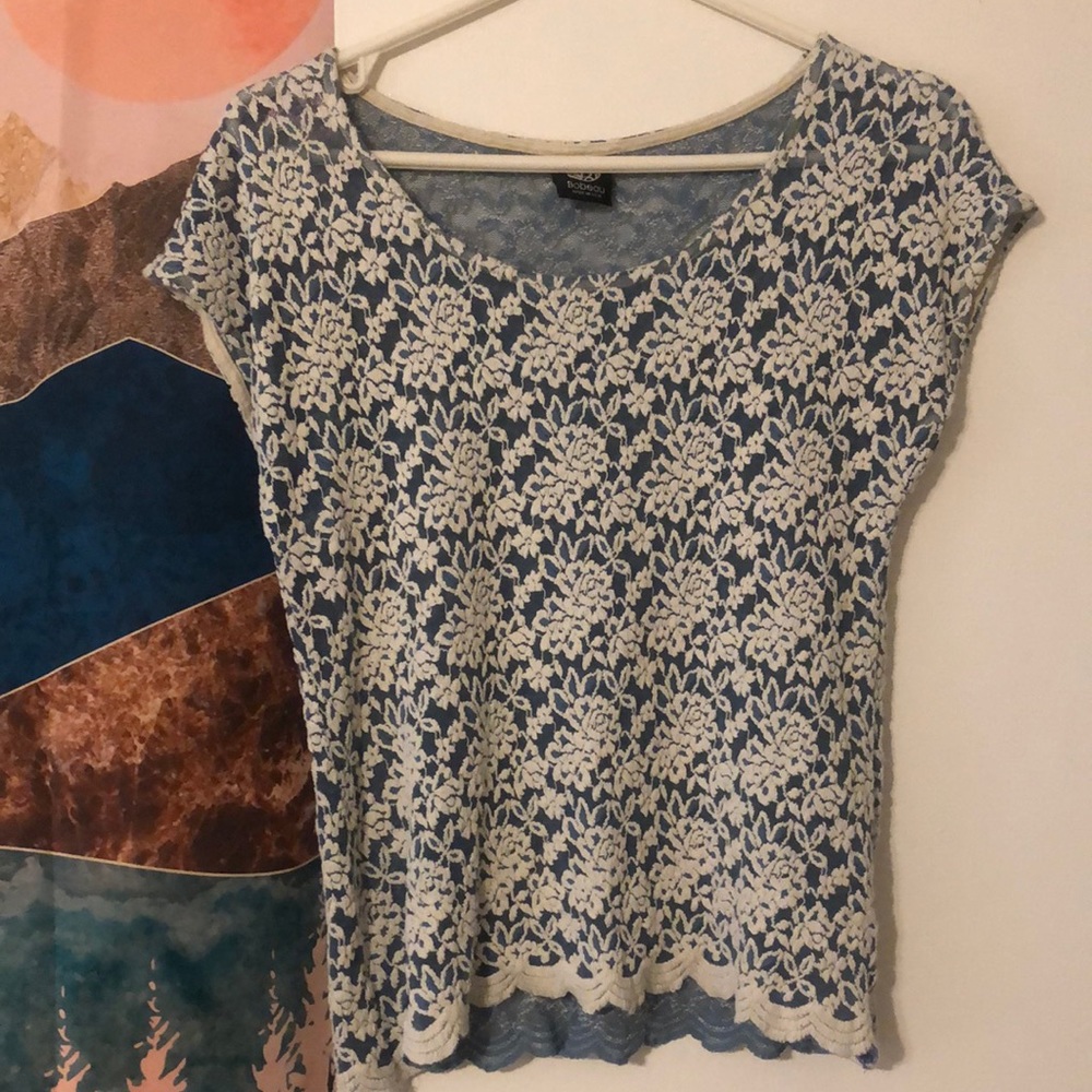 Bobeau blue and white beautiful embroidered blouse